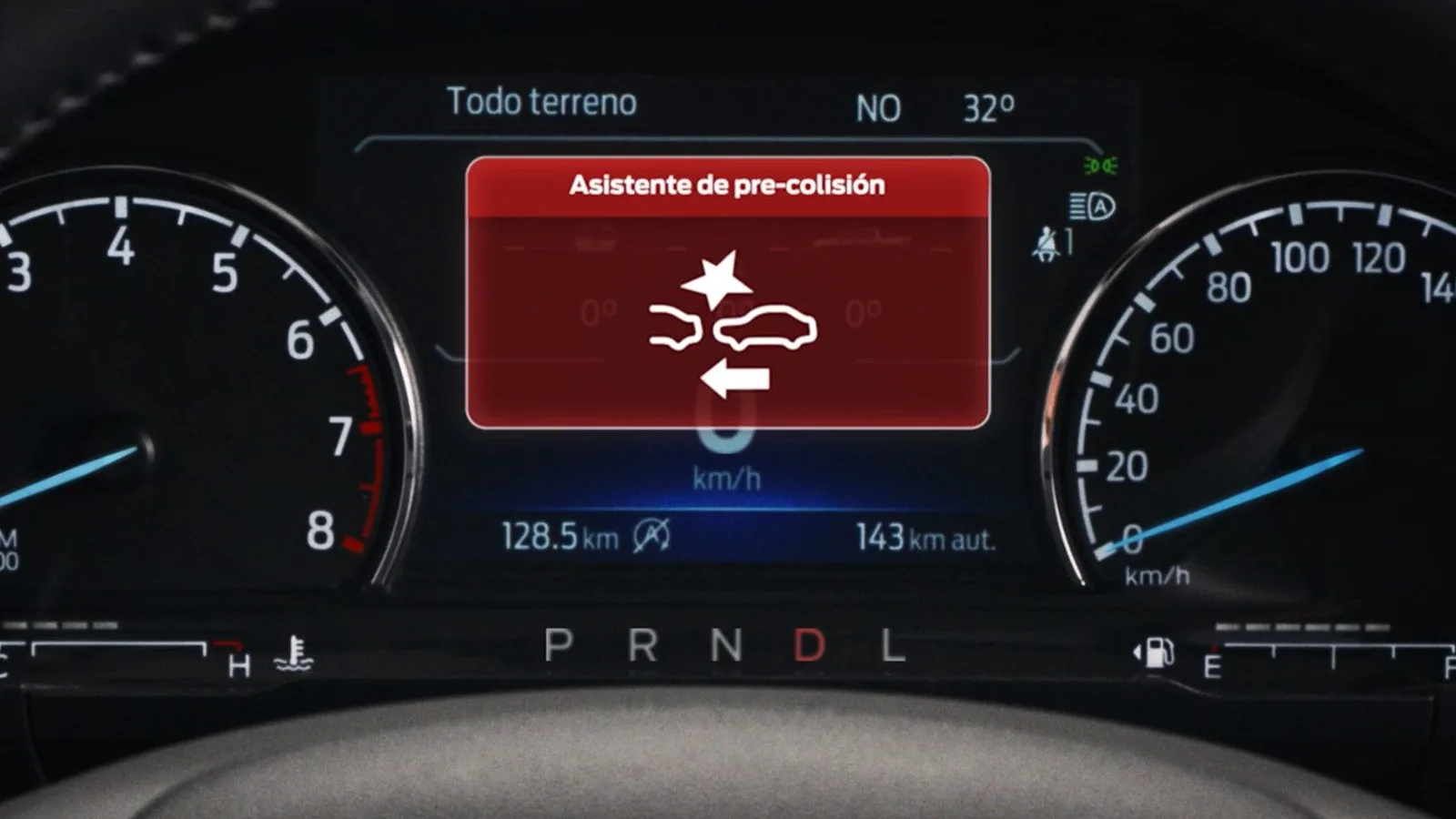 Asistente de pre-colisión con detección de peatones y vehículos