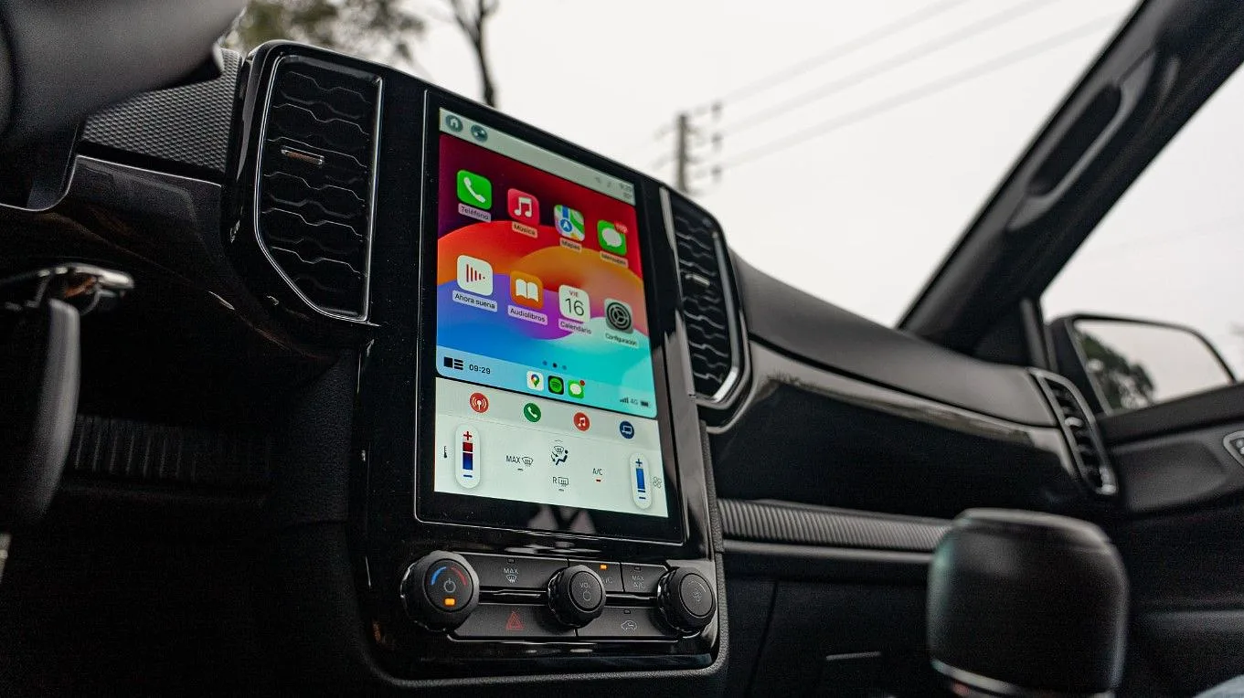 Pantalla de 10” con SYNC® 4 compatible con Apple CarPlay & Android Auto
