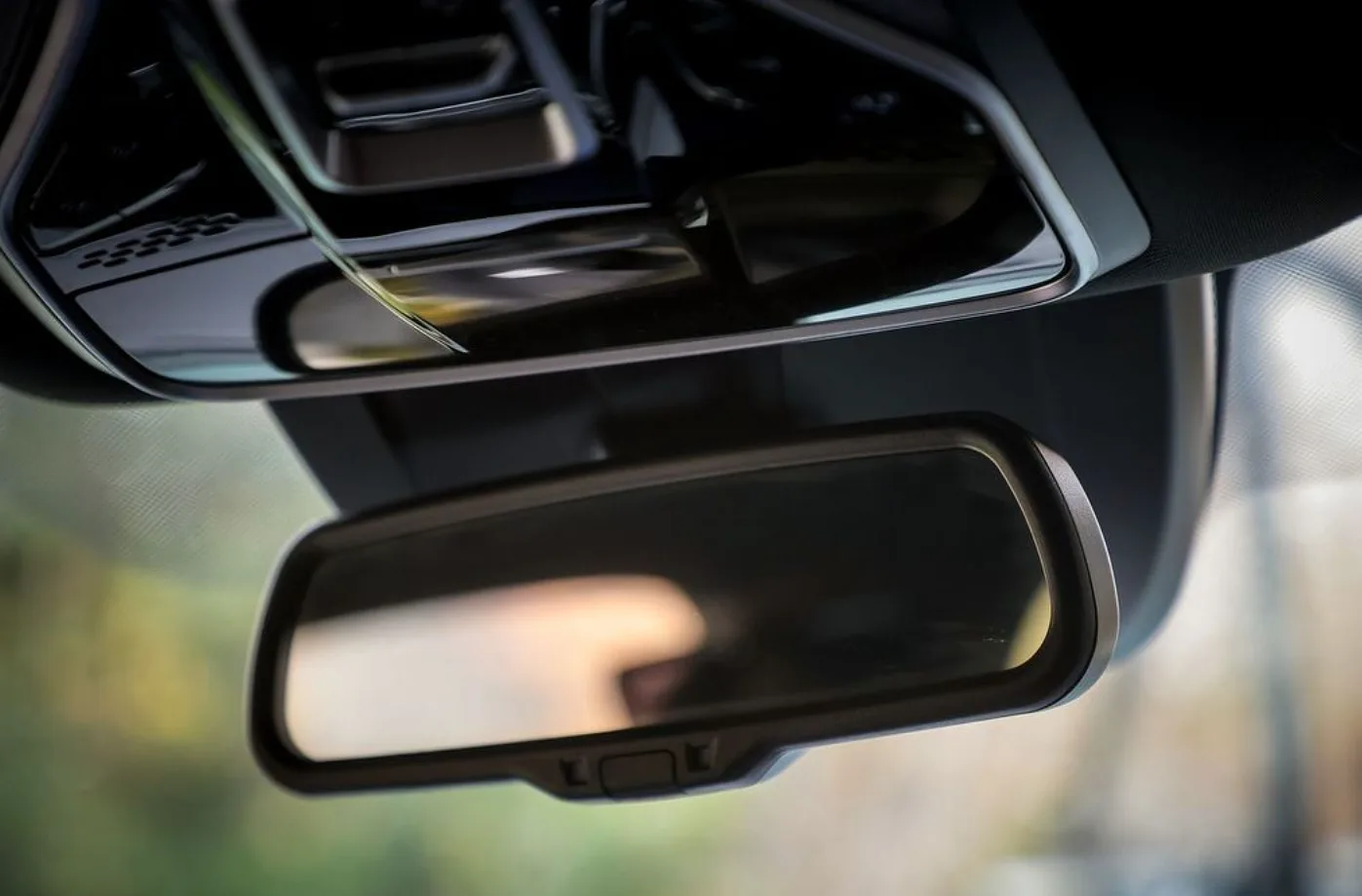 Espejo retrovisor con interior fotocromático